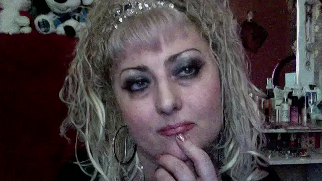 xHot Amazonq online show from February 2026 07:03:02 PM