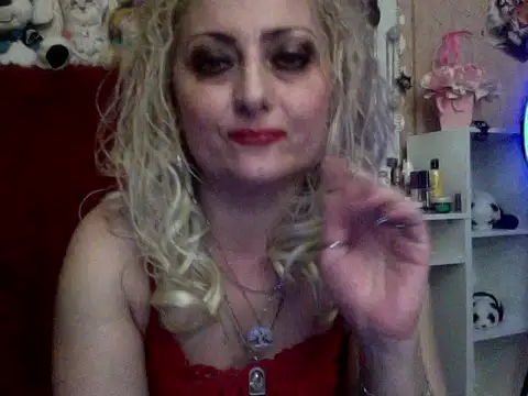 xHot Amazonq online show from November 2025 10:46:01 PM