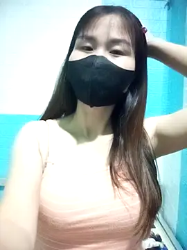 Snapshot of Donatella28 chatting on November 2025 08:37:01 AM Donatella28 online show from November 2025 08:37:01 AM