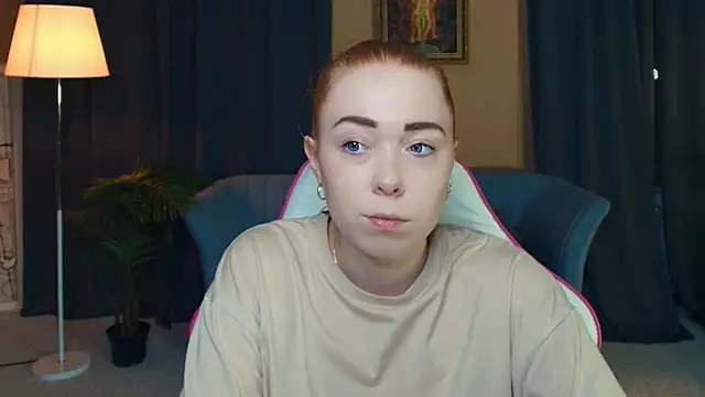 Snapshot of AddieOsler chatting on December 2025 09:17:01 PM AddieOsler online show from December 2025 09:17:01 PM