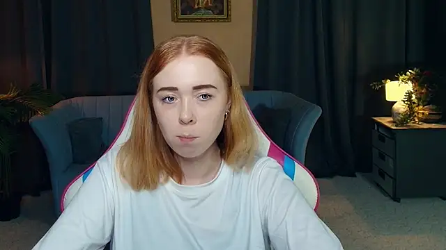 Snapshot of AddieOsler chatting on December 2025 08:52:01 PM AddieOsler online show from December 2025 08:52:01 PM