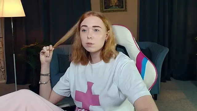 Snapshot of AddieOsler chatting on November 2025 07:47:01 PM AddieOsler online show from November 2025 07:47:01 PM