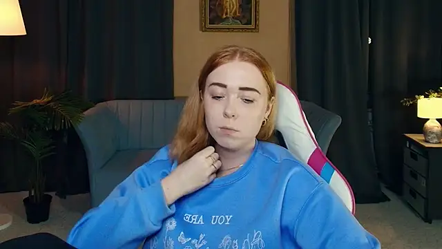 Snapshot of AddieOsler chatting on December 2025 08:47:01 PM AddieOsler online show from December 2025 08:47:01 PM