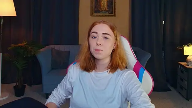 Snapshot of AddieOsler chatting on December 2025 11:40:02 PM AddieOsler online show from December 2025 11:40:02 PM