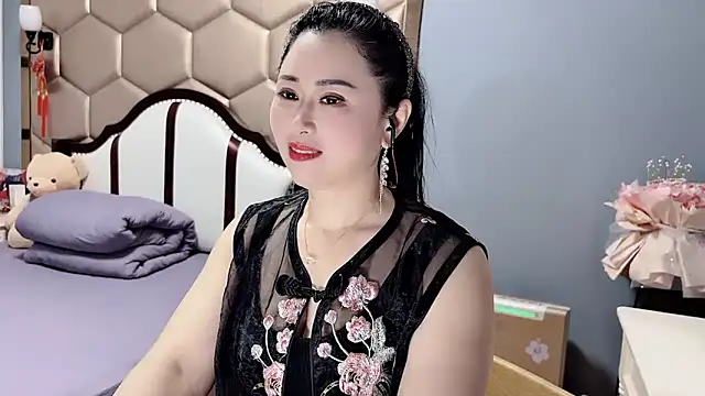 yaoyao22678 online show from May 2026 01:48:07 AM