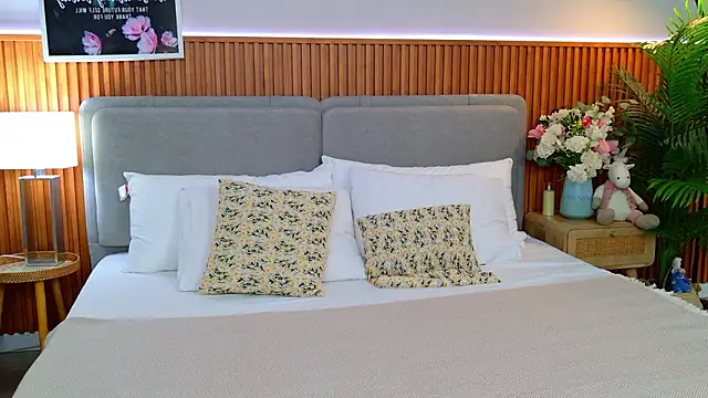 Sandy Edvards online show from March 2026 04:55:01 AM