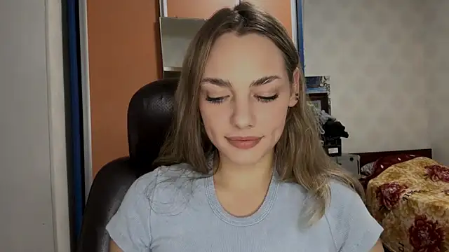 IlanaLafferty online show from November 2025 07:36:01 PM