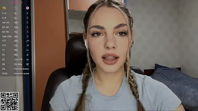 IlanaLafferty online show from December 2025 06:52:01 PM