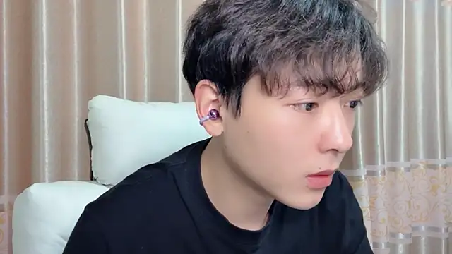 xiaoxiao1025 online show from October 2025 12:17:02 PM