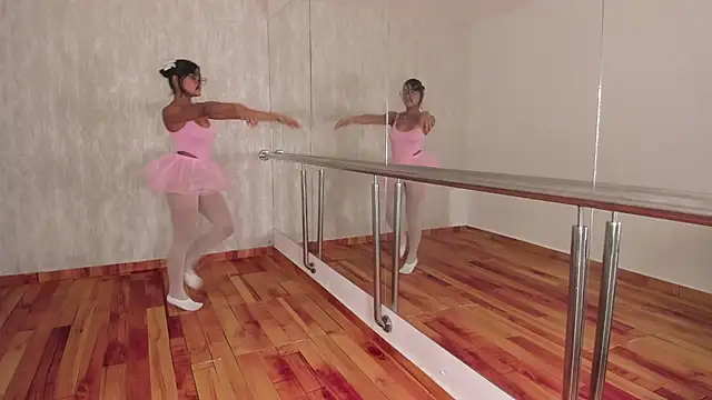 lizzakennedy online show from March 2026 12:04:02 PM