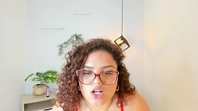 Snapshot of naomy_whast chatting on October 2025 02:16:02 PM naomy whast online show from October 2025 02:16:02 PM