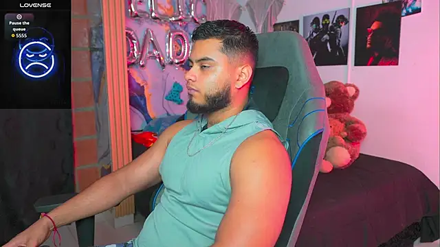 Tiler wolker online show from April 2026 12:18:02 AM