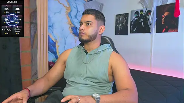 Tiler wolker online show from November 2025 02:34:01 AM