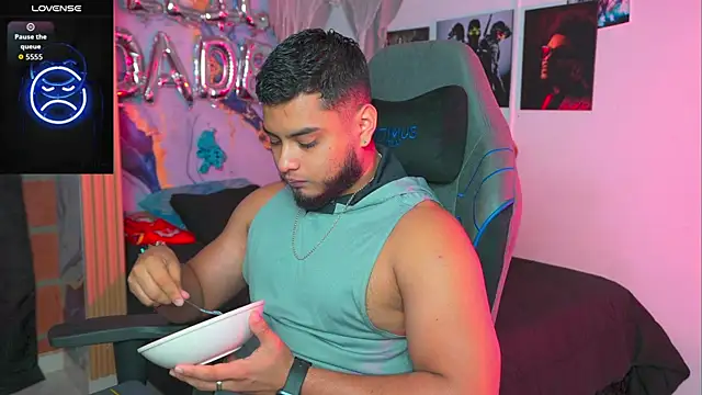 Tiler wolker online show from April 2026 12:47:02 AM