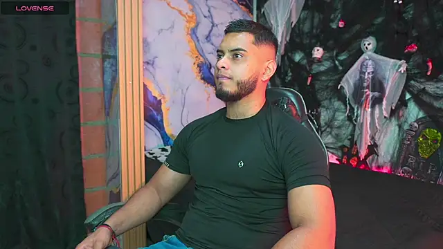Snapshot of Tiler_wolker chatting on October 2025 11:49:01 PM Tiler wolker online show from October 2025 11:49:01 PM
