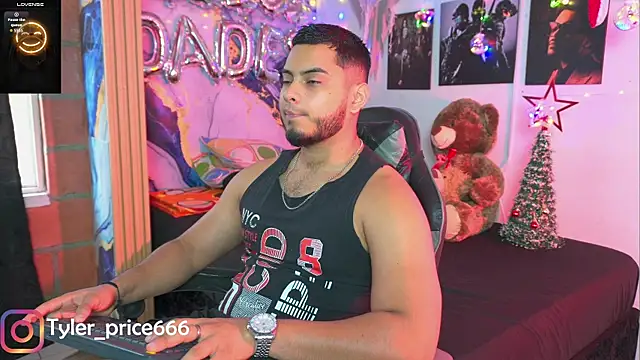 Tiler wolker online show from December 2025 09:04:01 PM