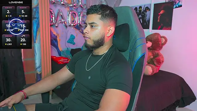 Tiler wolker online show from April 2026 10:22:01 PM