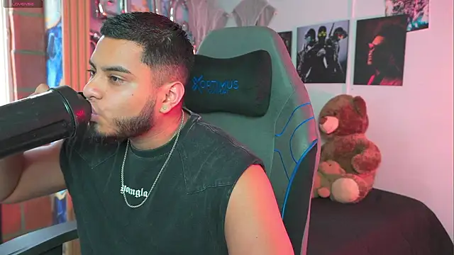 Tiler wolker online show from March 2026 08:34:02 PM