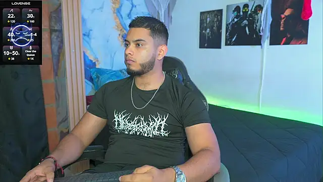 Tiler wolker online show from November 2025 04:01:01 AM