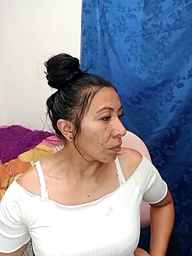 Esmeralda 546 online show from February 2026 09:54:02 PM