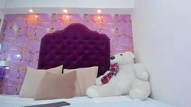 naomy sexy  online show from November 2025 12:21:01 PM