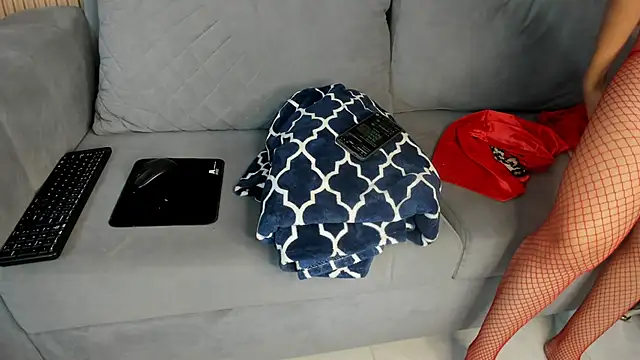 NhoanBrunette online show from November 2025 12:38:01 PM