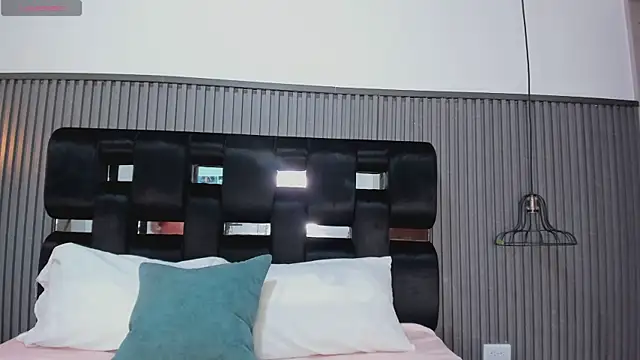 NhoanBrunette online show from January 2026 02:02:01 PM