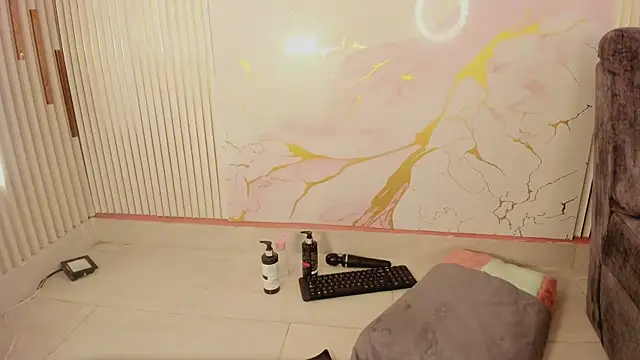 NhoanBrunette online show from April 2026 07:58:02 PM