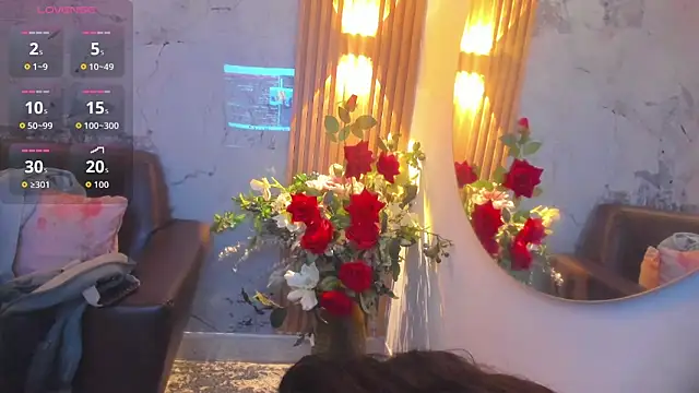 Nayla Monroee online show from November 2025 02:21:02 PM