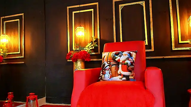 Snapshot of Nayla_Monroee chatting on December 2025 04:52:02 PM Nayla Monroee online show from December 2025 04:52:02 PM