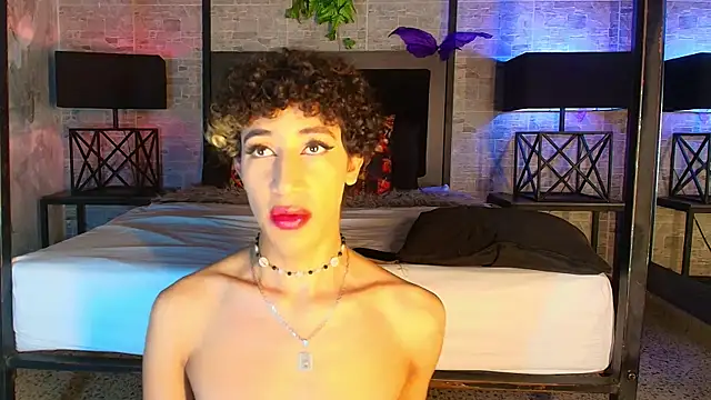 Snapshot of Nayla_Monroee chatting on December 2025 08:53:02 PM Nayla Monroee online show from December 2025 08:53:02 PM