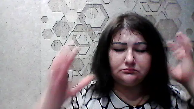 Snapshot of KaralinaLoverq chatting on October 2025 05:12:02 PM KaralinaLoverq online show from October 2025 05:12:02 PM