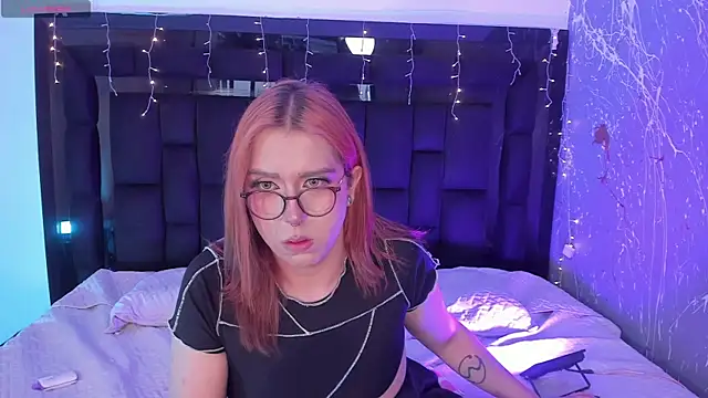 JanneBlossom  online show from December 2025 09:50:02 PM