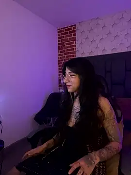 ghostwomaan online show from January 2026 12:31:01 PM