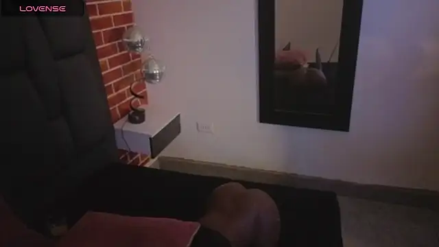 ghostwomaan online show from December 2025 12:40:01 PM