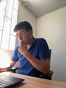 Snapshot of Sam_Rush chatting on June 2026 05:10:02 PM Sam Rush online show from June 2026 05:10:02 PM