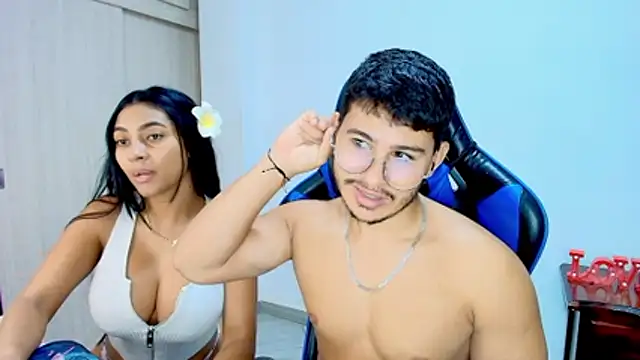 sophia and alex online show from December 2025 12:36:01 AM