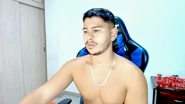 sophia and alex online show from November 2025 03:28:01 AM