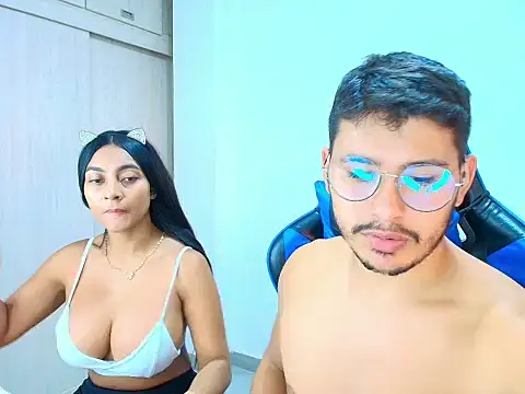 sophia and alex online show from October 2025 09:01:01 PM