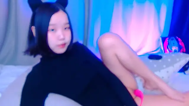 dreamSuaa online show from November 2025 02:26:01 AM