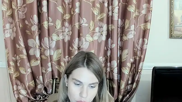 Snapshot of LinaBey chatting on February 2026 04:50:02 PM LinaBey online show from February 2026 04:50:02 PM