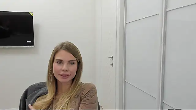 Snapshot of LinaBey chatting on October 2025 05:23:02 PM LinaBey online show from October 2025 05:23:02 PM