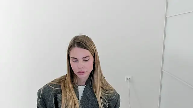 Snapshot of LinaBey chatting on November 2025 12:53:02 PM LinaBey online show from November 2025 12:53:02 PM