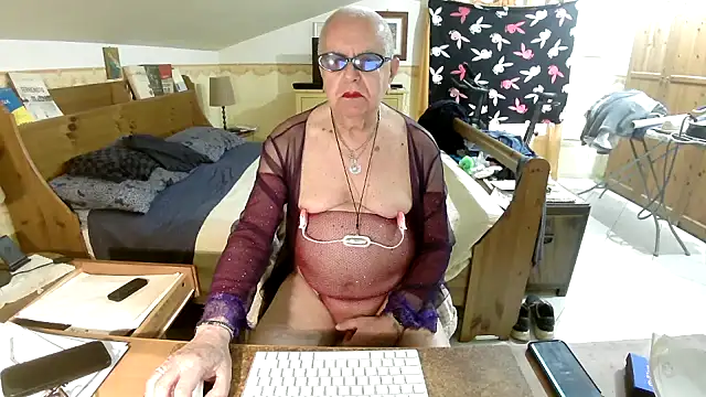 Snapshot of Sissypat53 chatting on May 2026 07:56:01 AM Sissypat53 online show from May 2026 07:56:01 AM