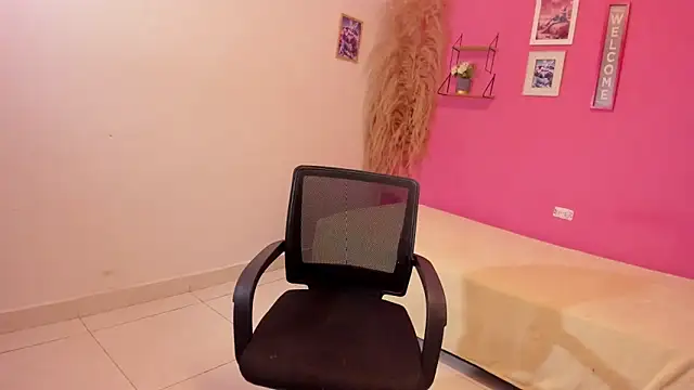 elmasmas01 online show from November 2025 02:27:01 AM