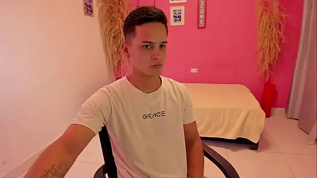 elmasmas01 online show from November 2025 09:08:01 PM