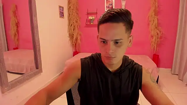 elmasmas01 online show from November 2025 11:05:01 PM