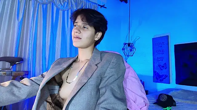 Ghost  Girl  online show from November 2025 03:10:02 AM