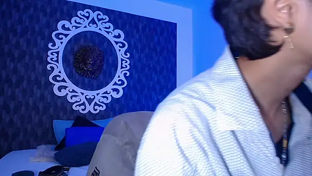 Ghost  Girl  online show from November 2025 03:05:02 AM