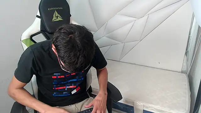 Cash G  online show from November 2025 08:53:01 PM